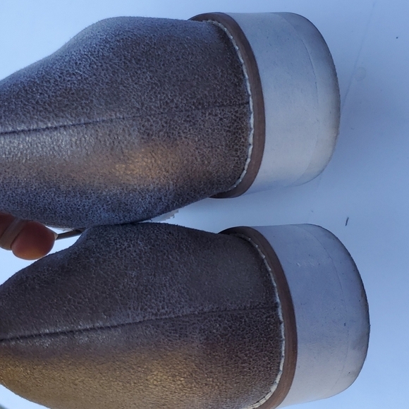 Eileen Fisher gold tone open toe loafer shoe hardly worn 6.5 slight wedge - Picture 4 of 7